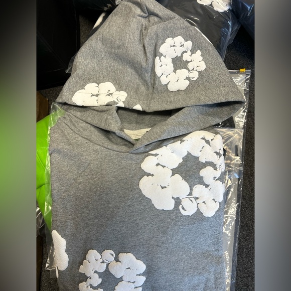 Denim tears restock has landed don’t miss out on new colors - Picture 2 of 5